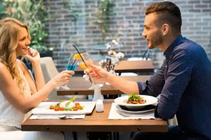 The hotel location shared by my best friend is the same one my husband often stays at The hotel location shared by my best friend is the same one my husband often stays at